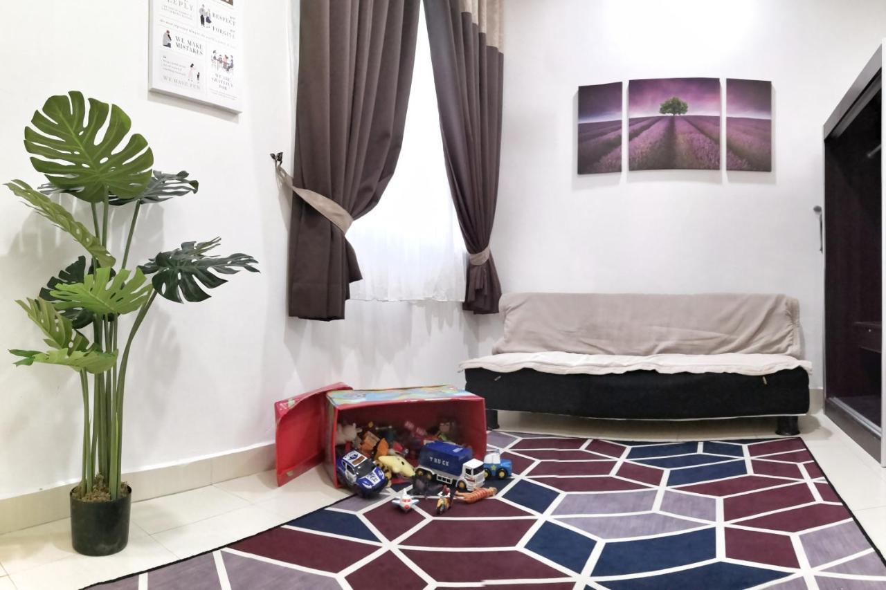 Teratak Persona Homestay. 4 Rooms Double Storey Terrace In Kuantan City. Esterno foto