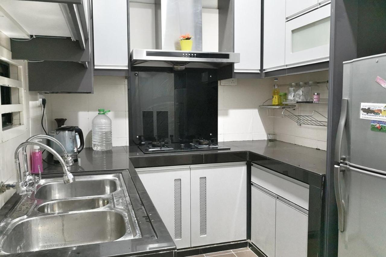 Teratak Persona Homestay. 4 Rooms Double Storey Terrace In Kuantan City. Esterno foto