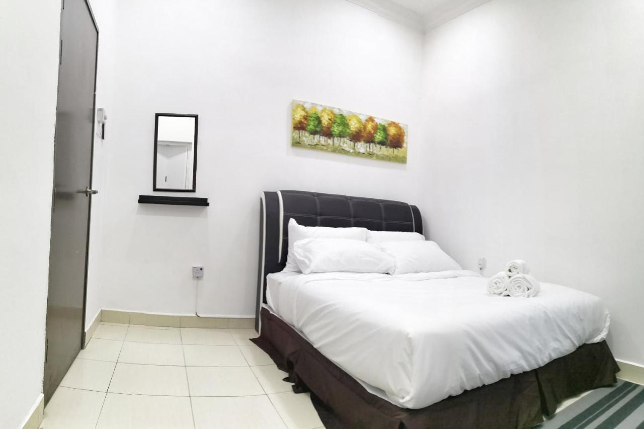 Teratak Persona Homestay. 4 Rooms Double Storey Terrace In Kuantan City. Esterno foto